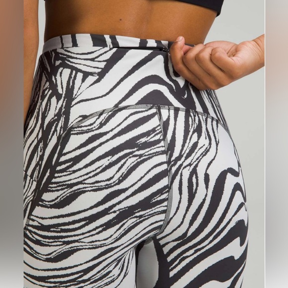 Swift Speed High Rise Tight 28” Spin Off Jacquard Vapor Graphite Grey  NWT!  B-4 - Picture 3 of 9